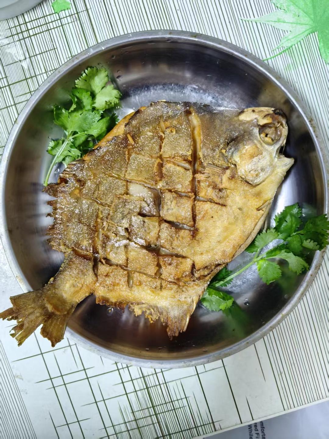 香煎鲳鱼