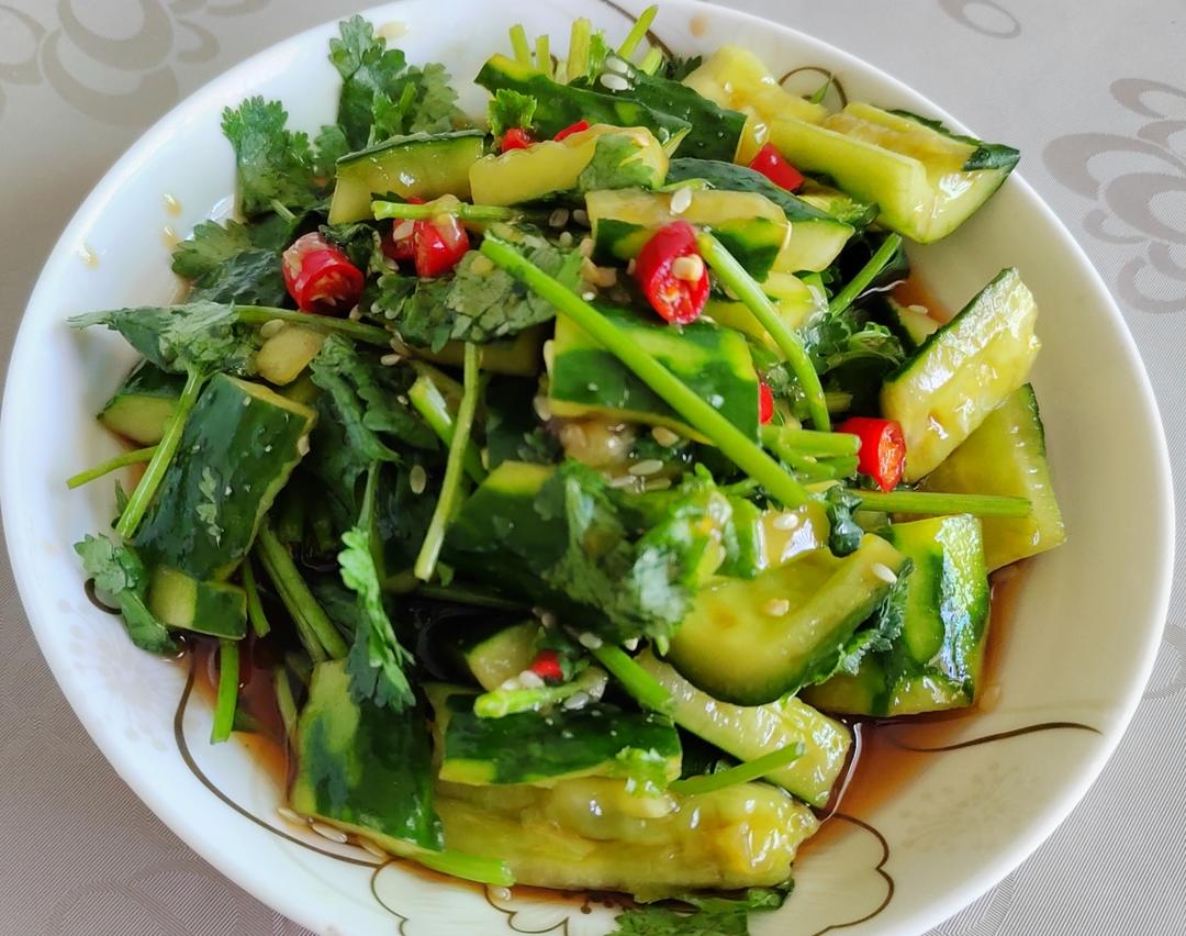 赞不绝口拍黄瓜🥒