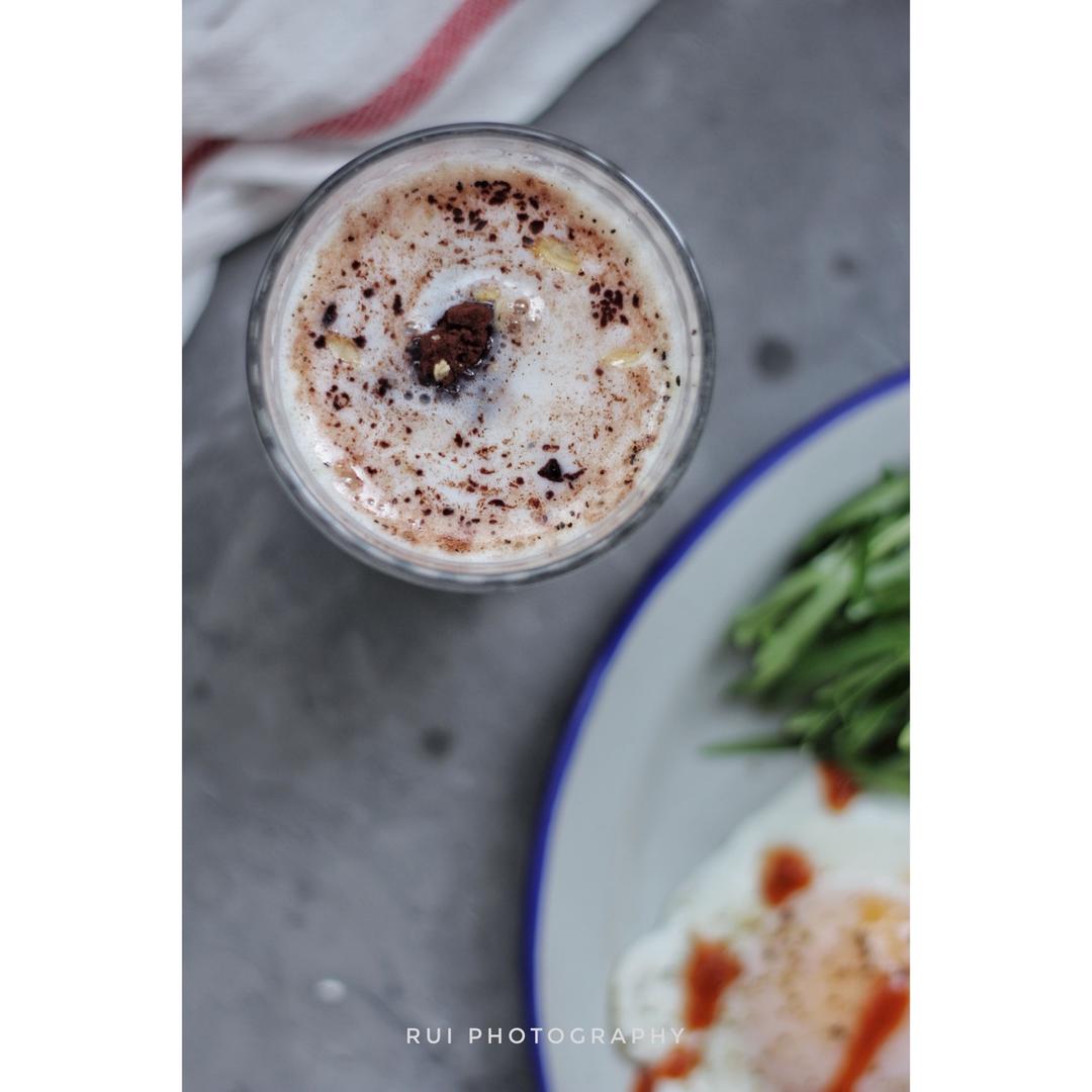 牛奶燕麦泡香蕉（减肥快手早餐）