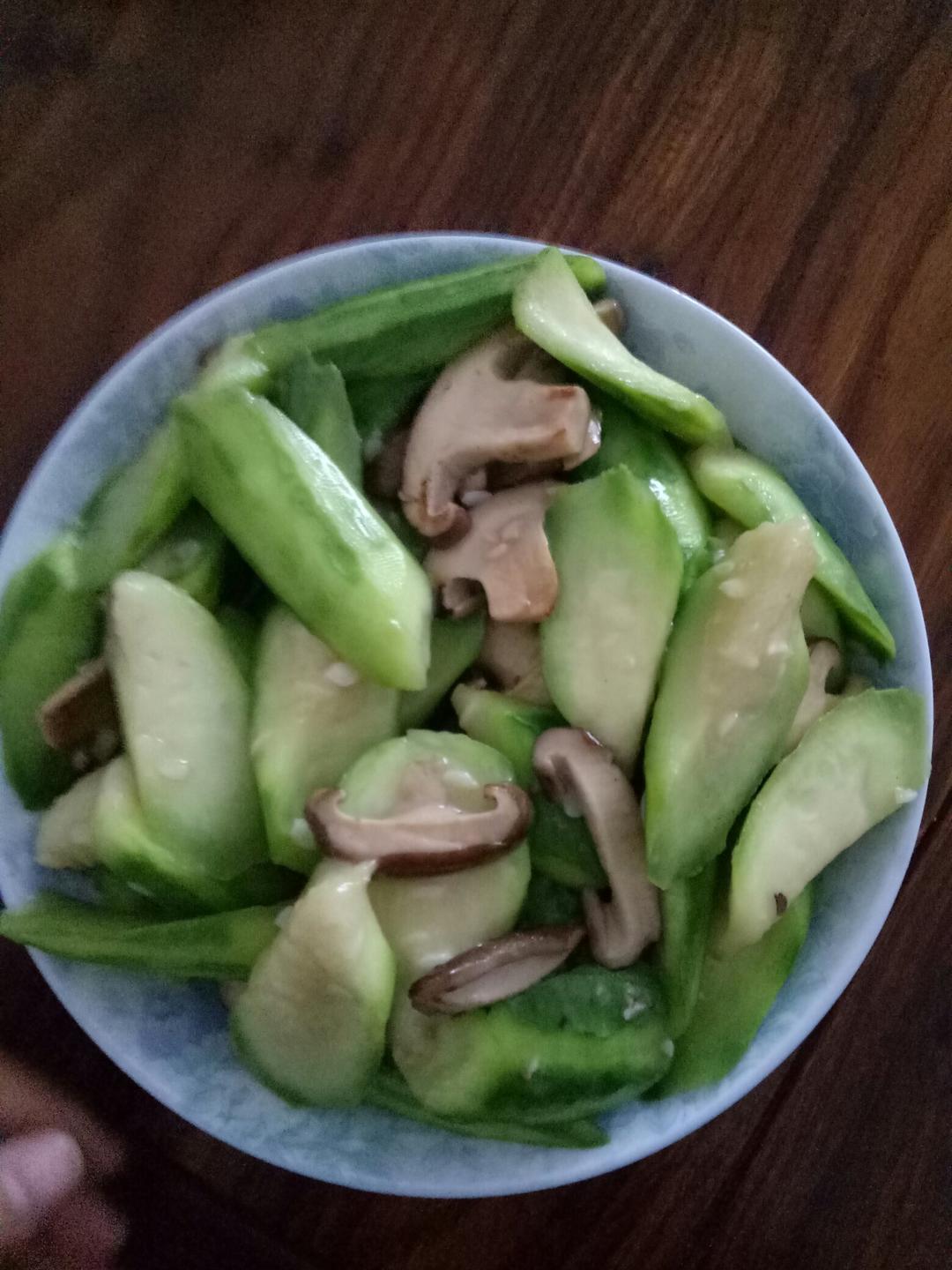 香菇炒丝瓜 超级好吃