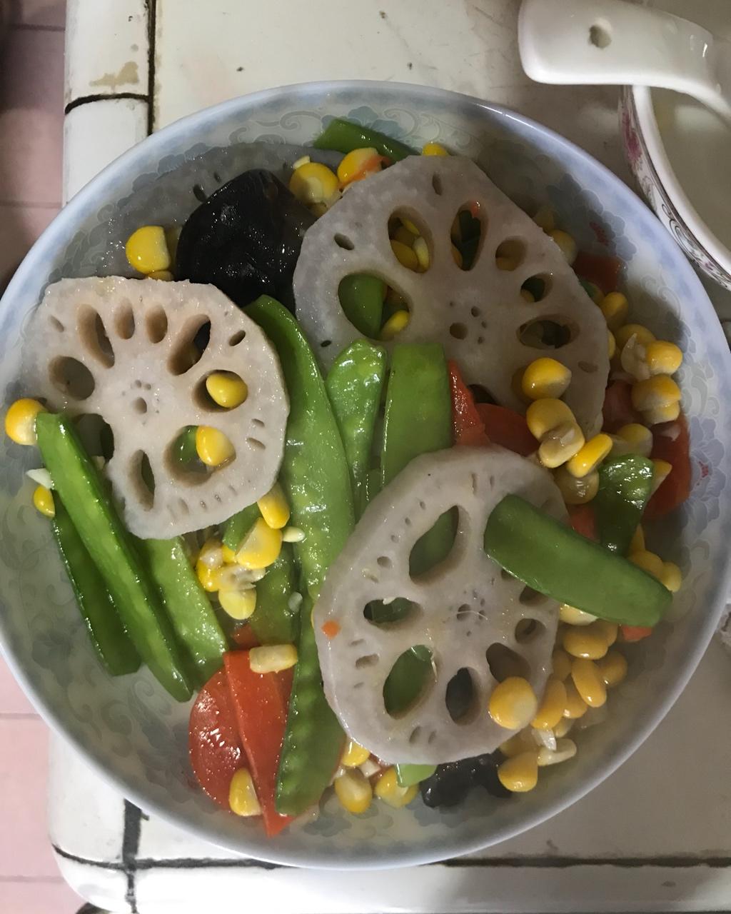 素菜也可以这么美—荷塘小炒