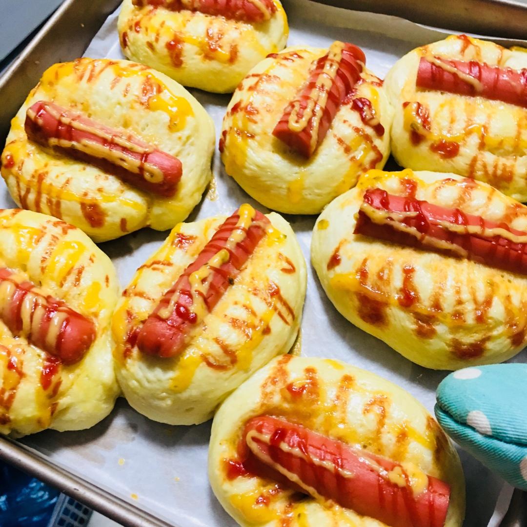 你的老朱朱做的面包夹香肠