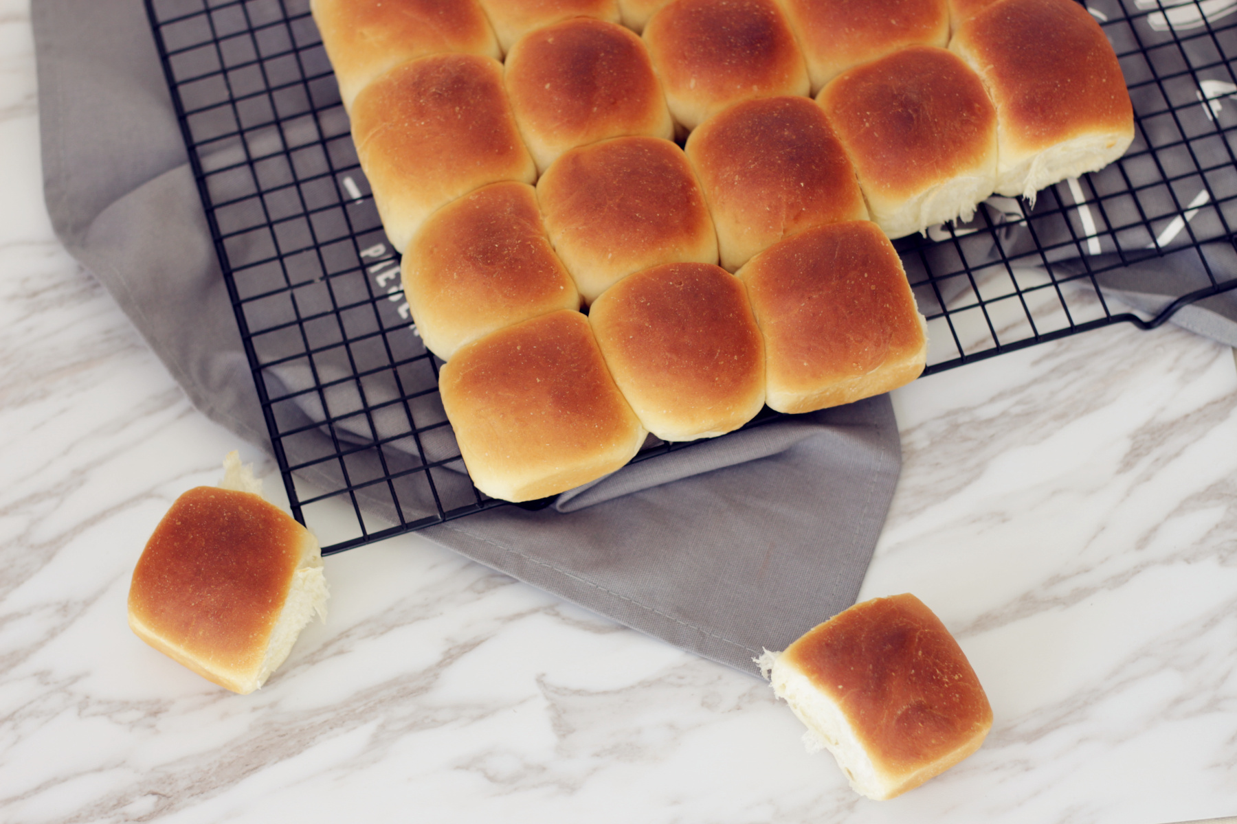 炼乳夹心小面包 中种法的做法