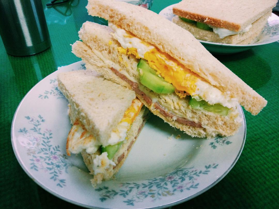 火腿芝士蛋三文治