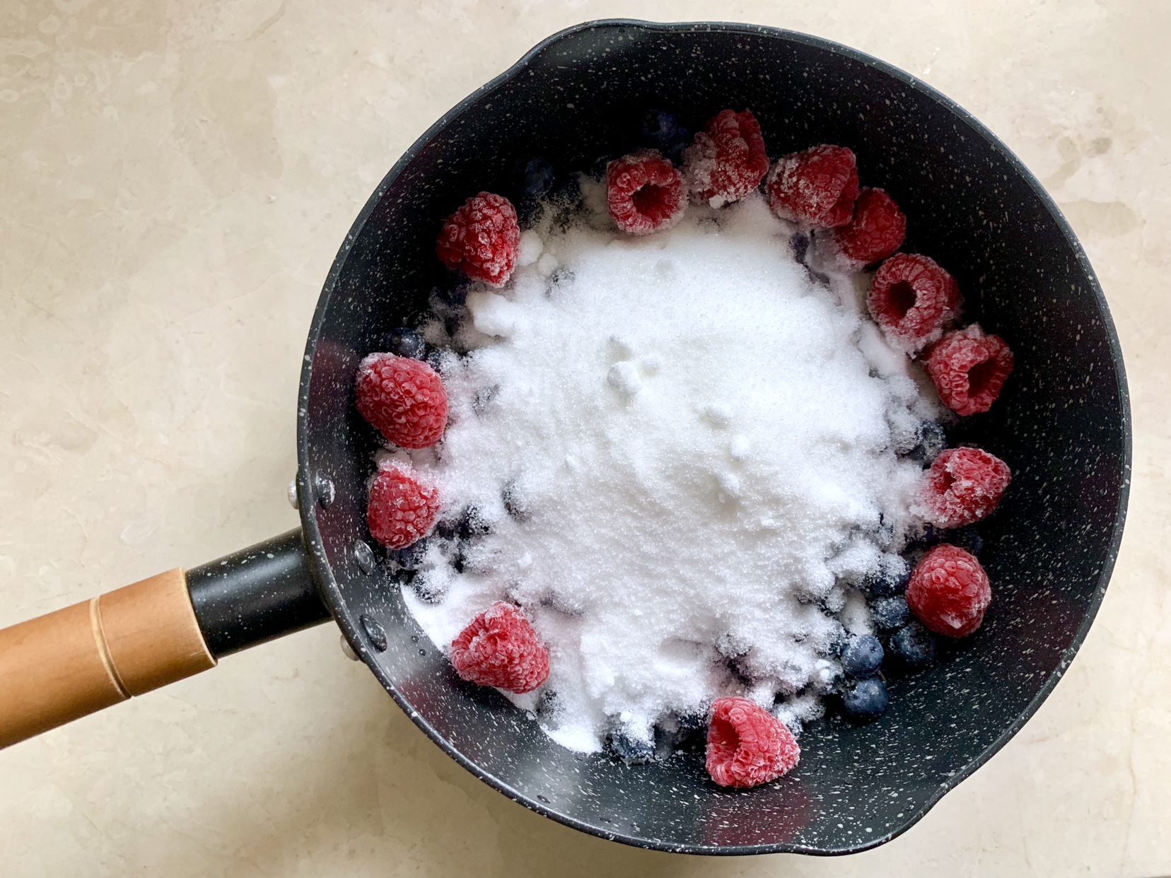 夏天の蓝莓（覆盆子）酱的做法 步骤3