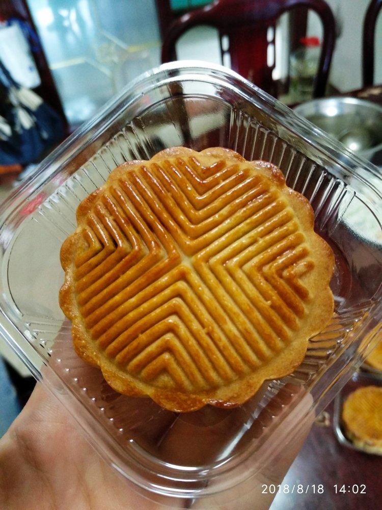 广式月饼—蛋黄莲蓉月饼