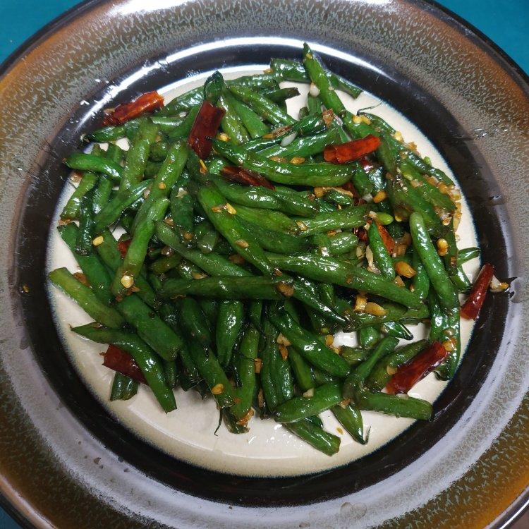 非常简单美味的家常菜～干煸四季豆
