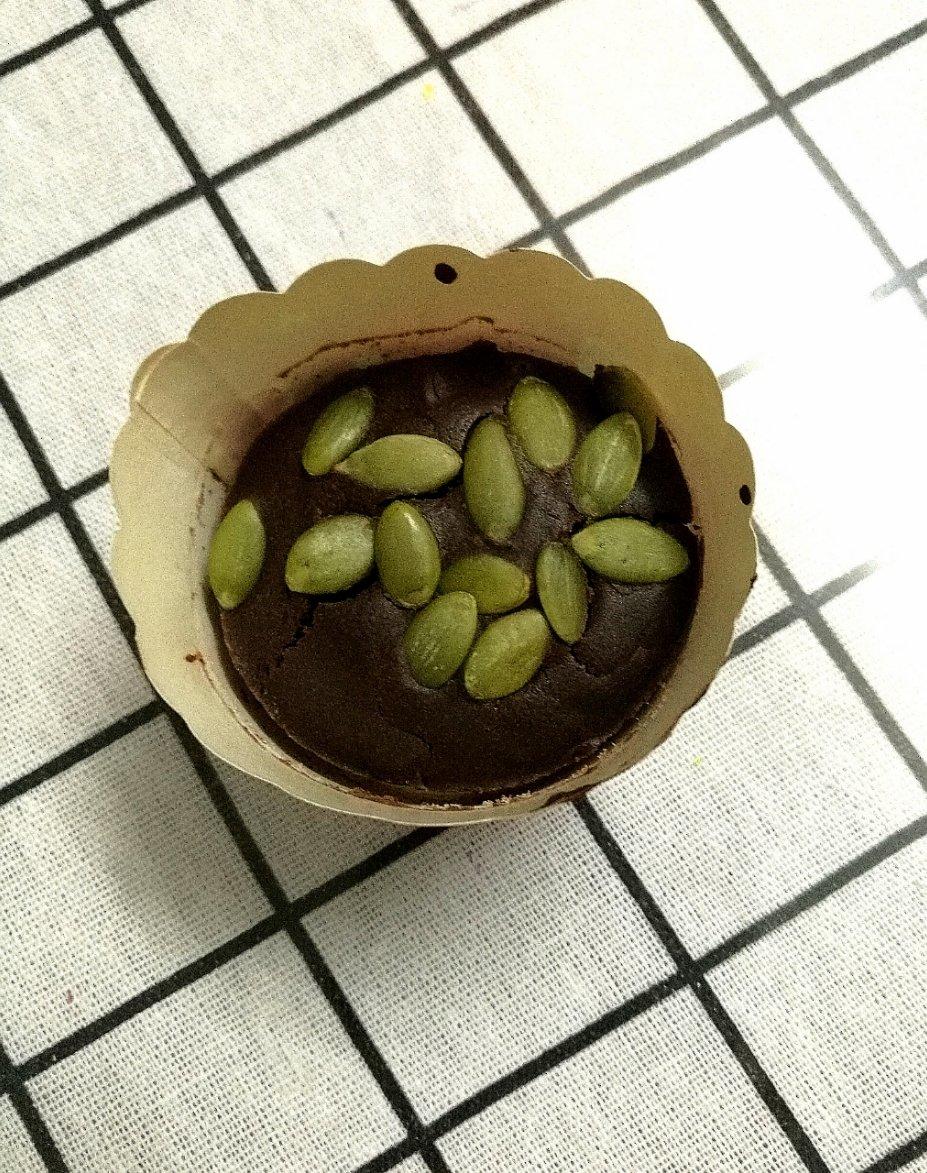 没有负担的纯素巧克力蛋糕