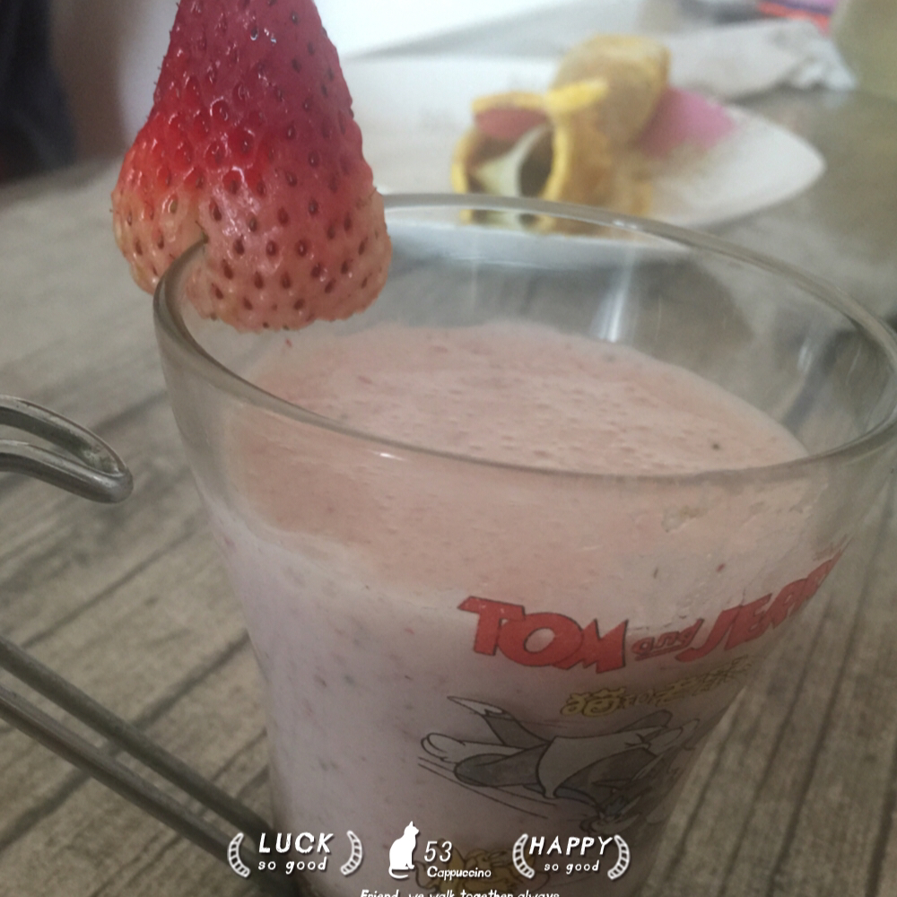 草莓奶昔