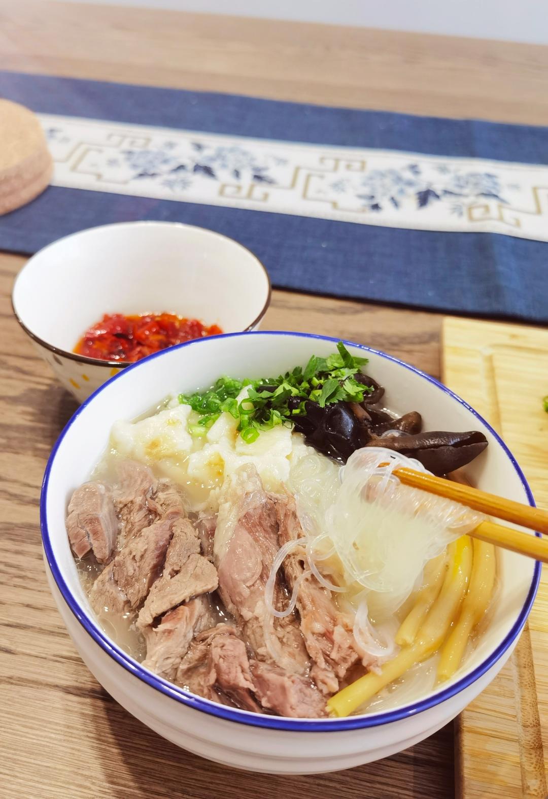 【羊肉泡馍】
