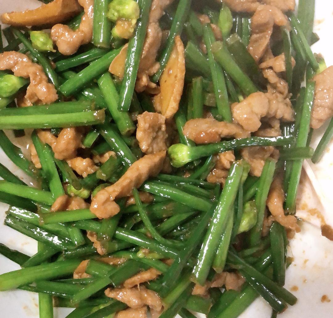韭菜花炒肉丝的做法步骤图 怎么做好吃 小西瓜大肚子 下厨房