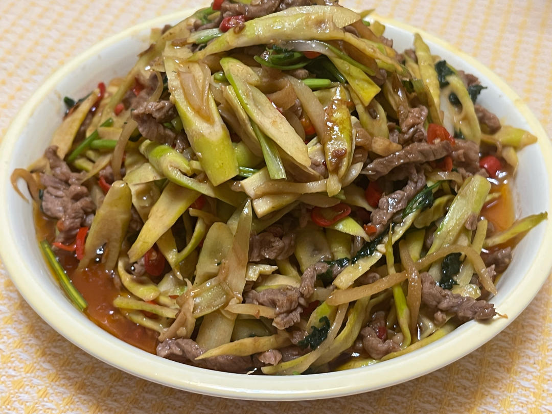 鲜笋香菜牛肉丝