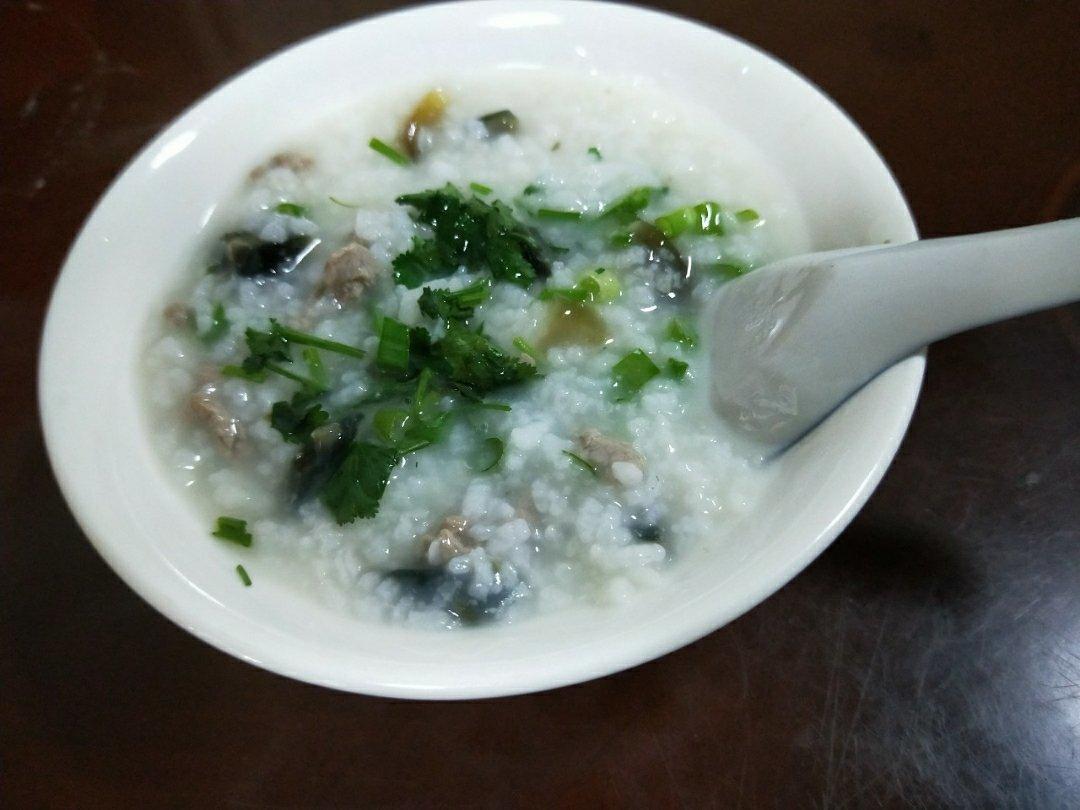 十五分钟快手之香滑皮蛋瘦肉粥(附五分钟电饭煲电压力锅更快捷方法)