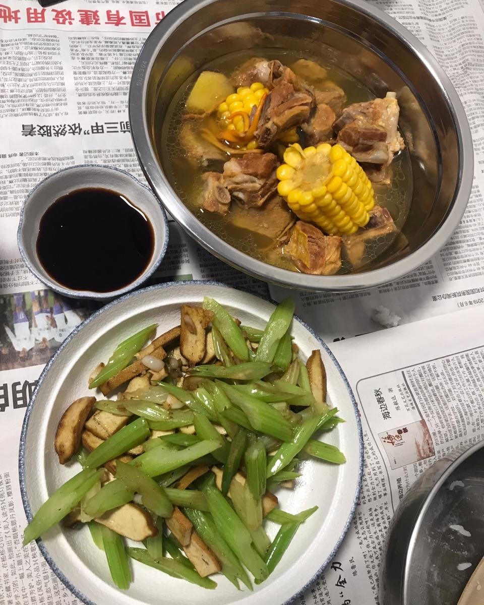虫草花玉米排骨汤