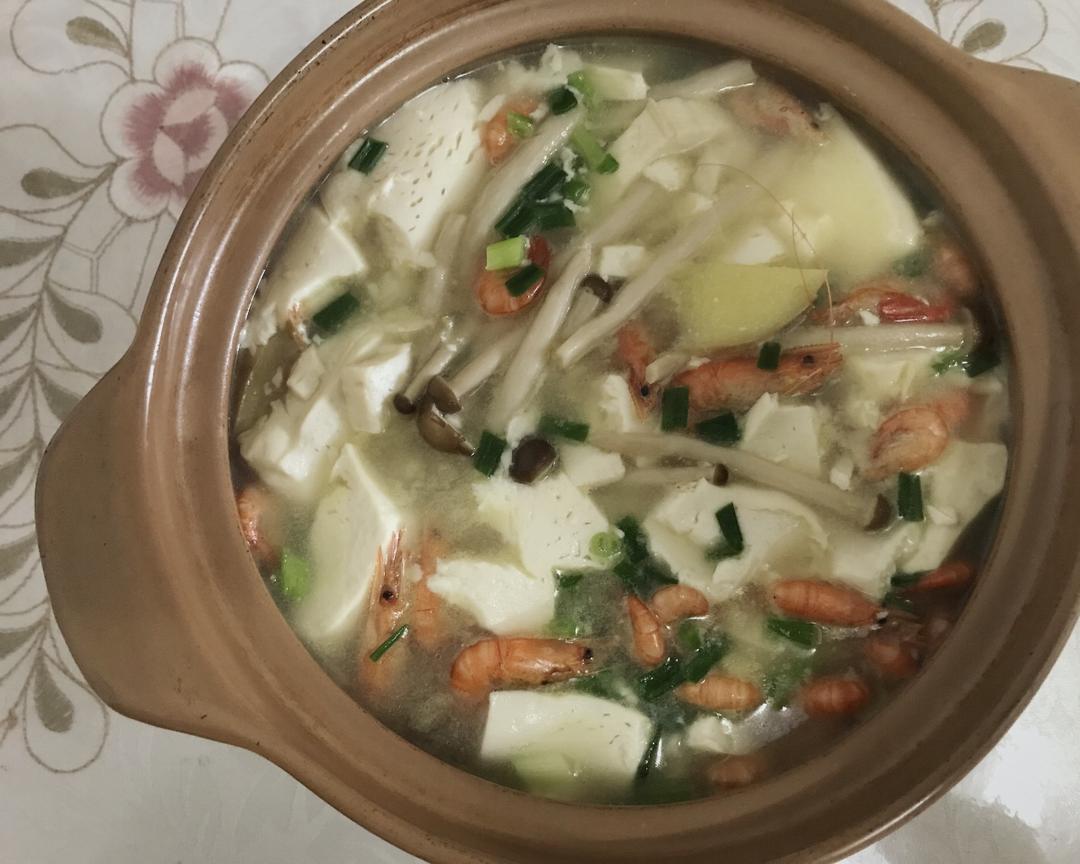 鲜虾白玉菌菇煲