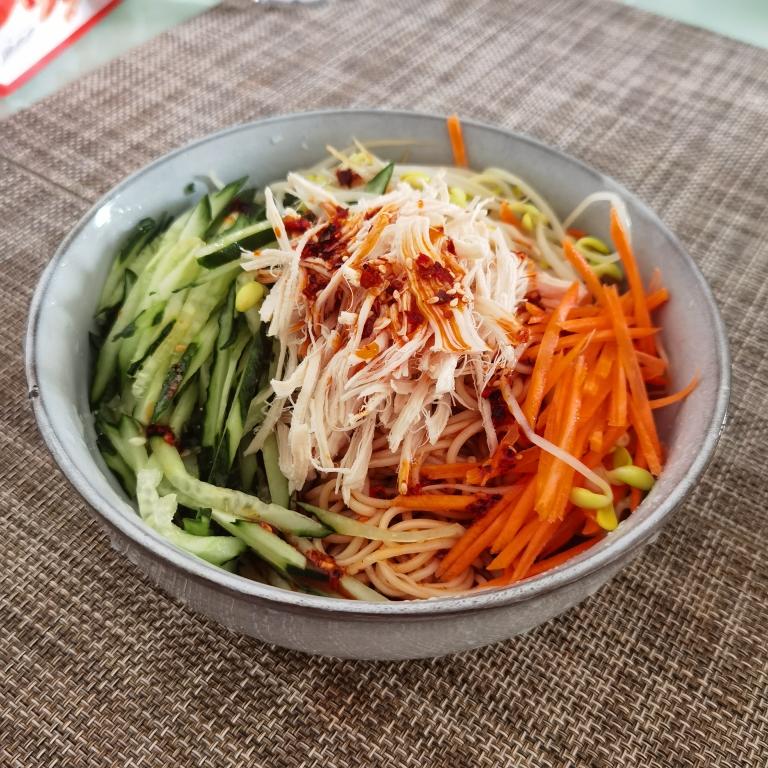 鸡丝凉面