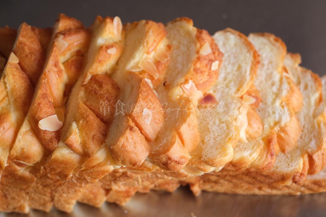 杏仁奶油吐司