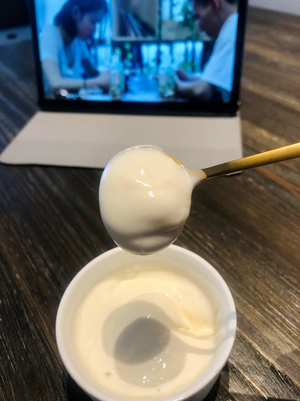 寻找最省事的自制希腊酸奶方法（乳清过滤方法比较）
