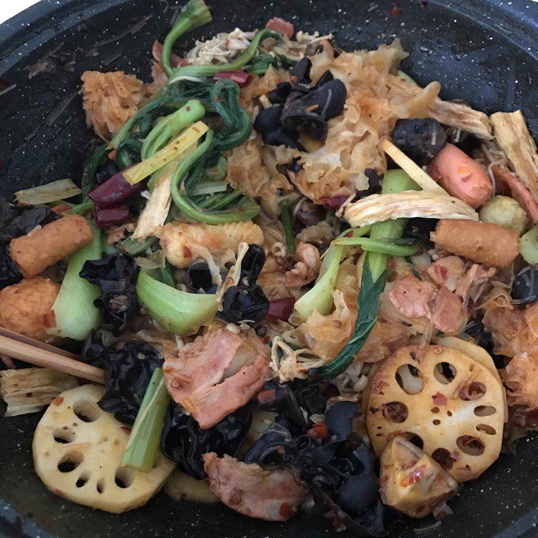 小雨淅沥里做的麻辣香锅海底捞酱料版