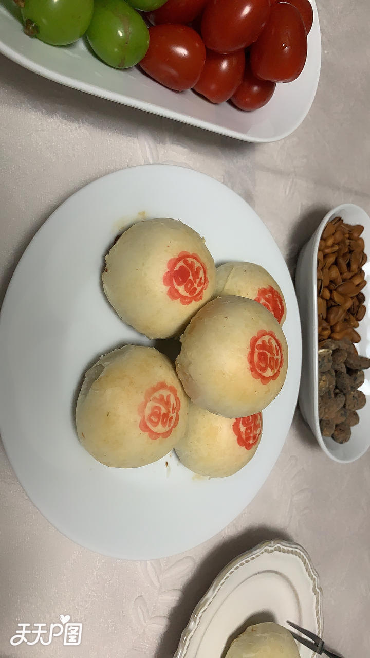 排四个小时队也买不到的鲜肉月饼，秘诀是放麻油！