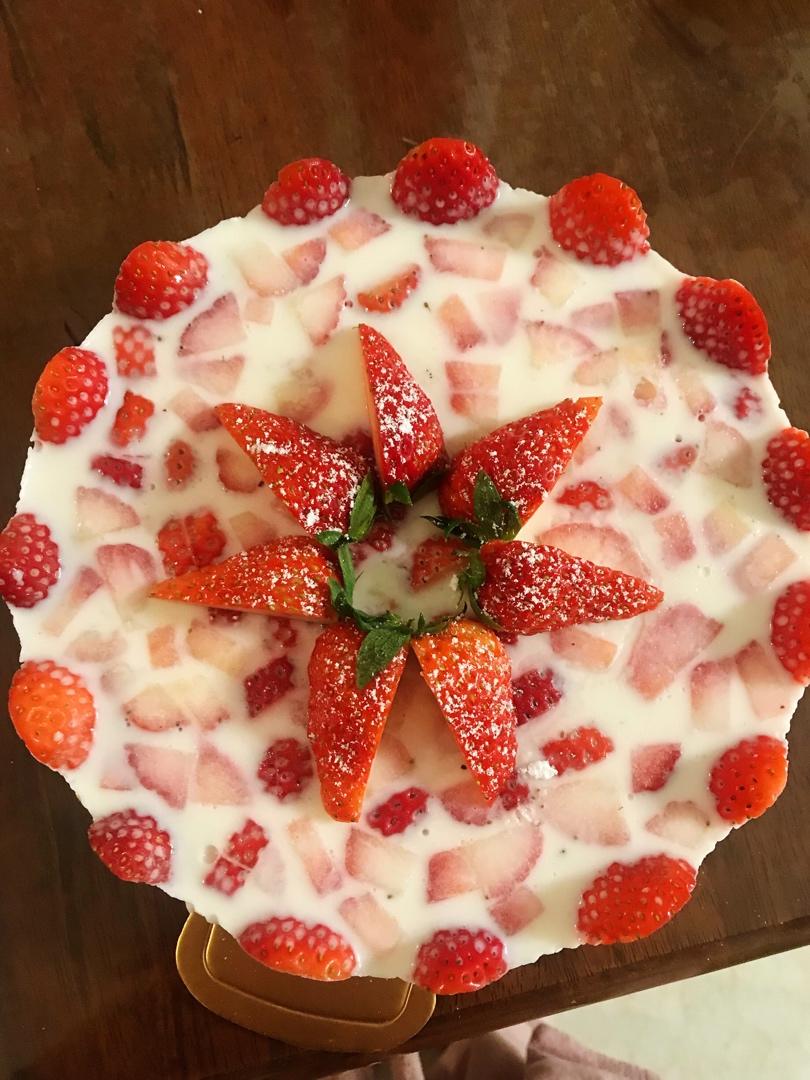 奥利奥草莓酸奶慕斯蛋糕（6寸）