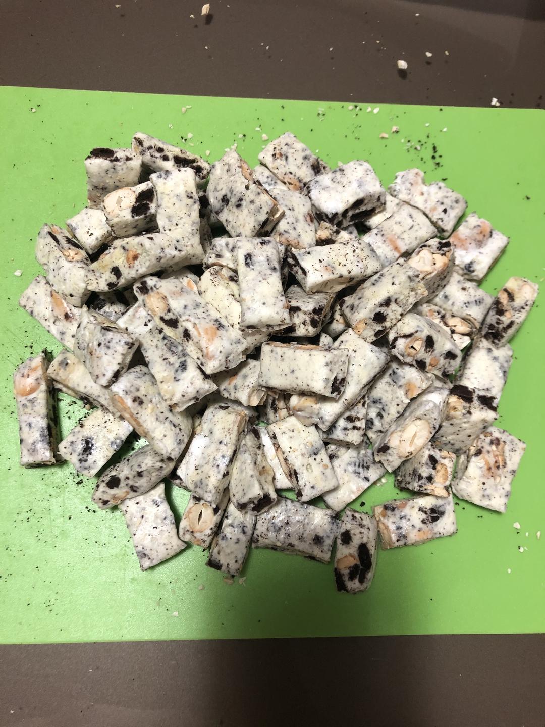 奥利奥腰果牛轧糖