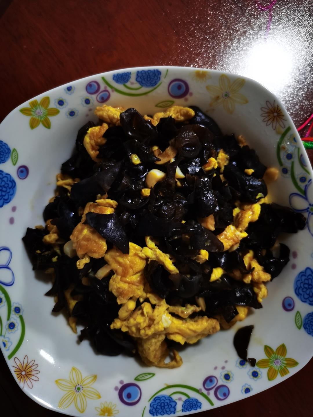 鱼香黑木耳炒蛋（泡发黑木耳）