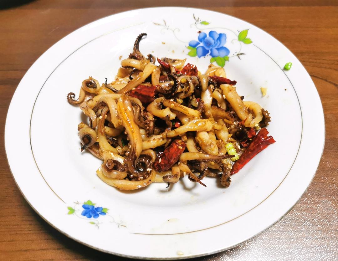 超下饭的孜然鱿鱼须，香辣爽嫩，比烧烤还好吃