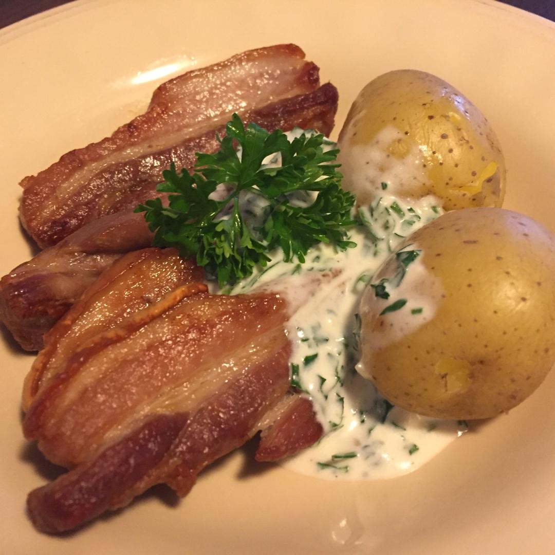 烤猪肉配欧芹酱【曼达小馆】