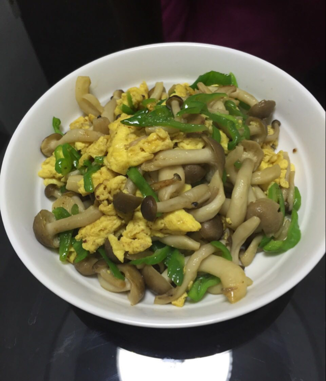 菜椒鸡蛋蘑菇小炒