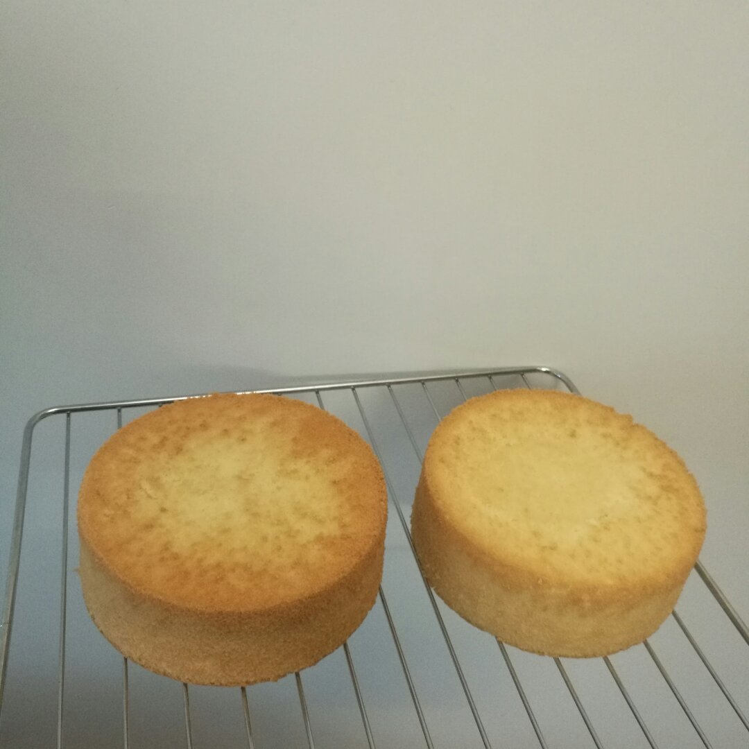 烤箱做蛋糕（戚风蛋糕的做法）