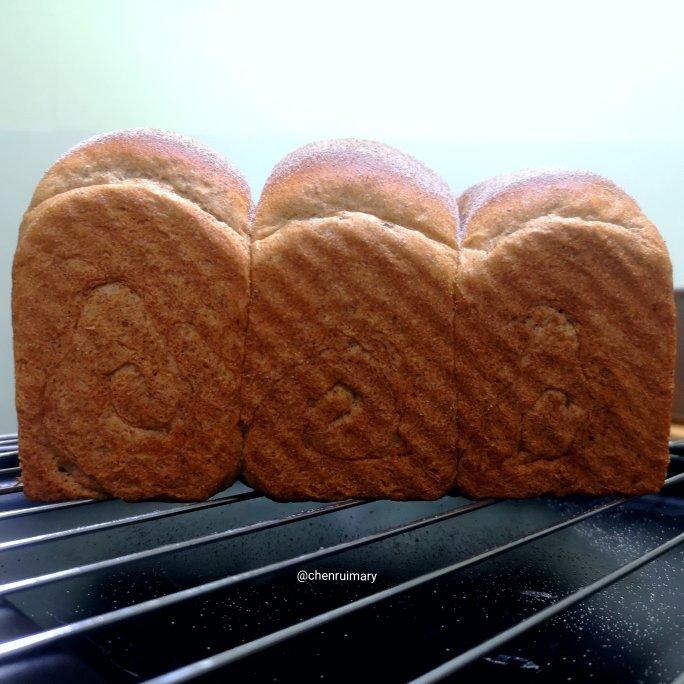 万能全麦吐司配方🍞（含疯狂长个㊙️！黑麦黑糖黑芝麻核桃包为例）