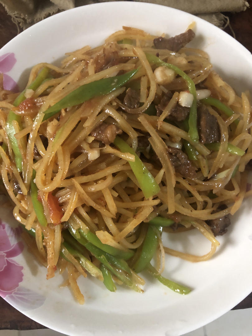 超级下饭，永远吃不腻的土豆丝炒肉