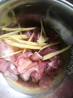 咸蛋芥菜肉片汤的做法 步骤1