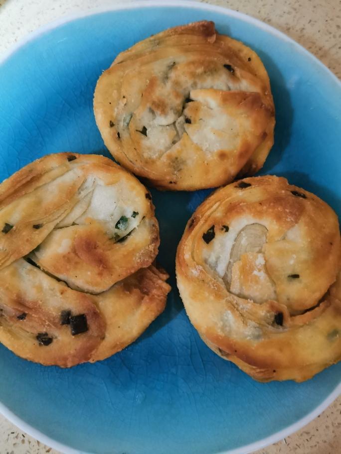 饺子皮香酥葱油饼