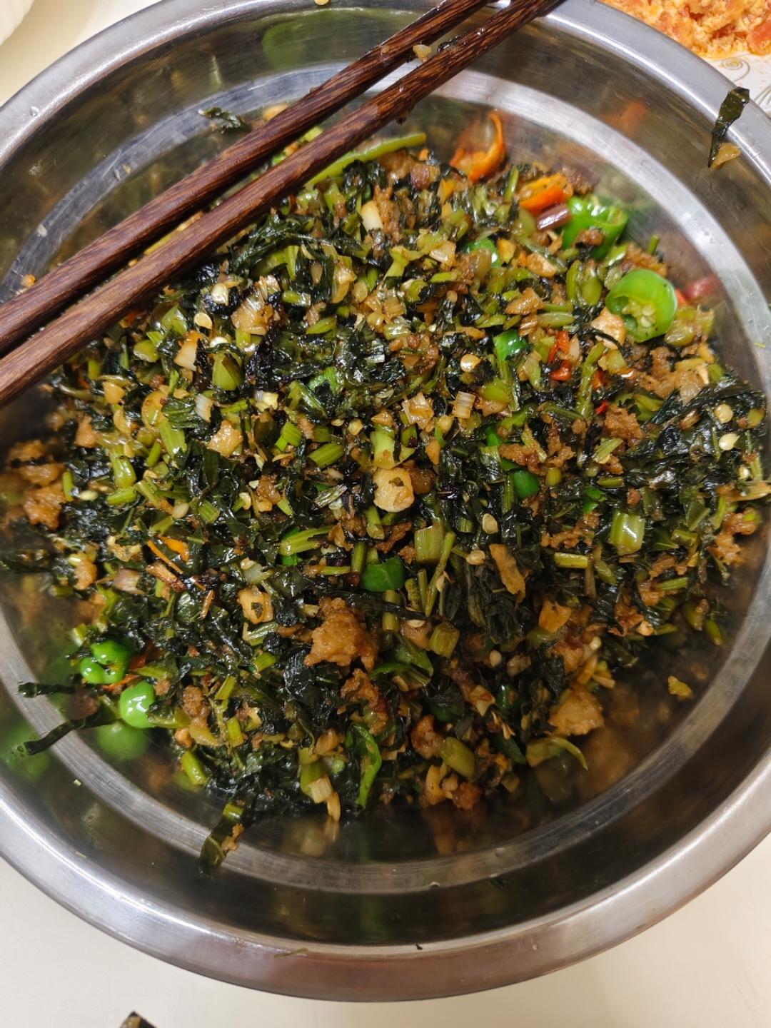 雪里蕻炒肉咸菜