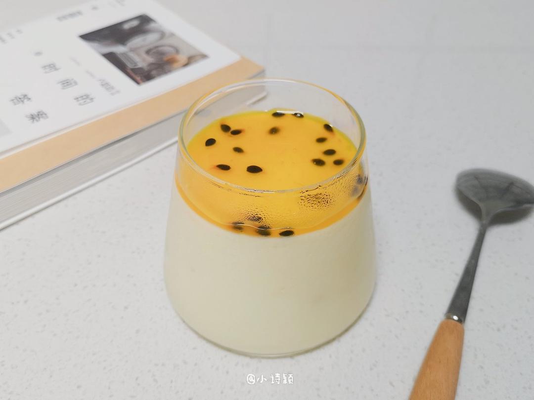 百香果酸奶意式奶冻<Passionfruit Yogurt Panna Cotta>