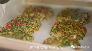 高蛋白糙米藜麦饼，健身好帮手的做法 步骤4