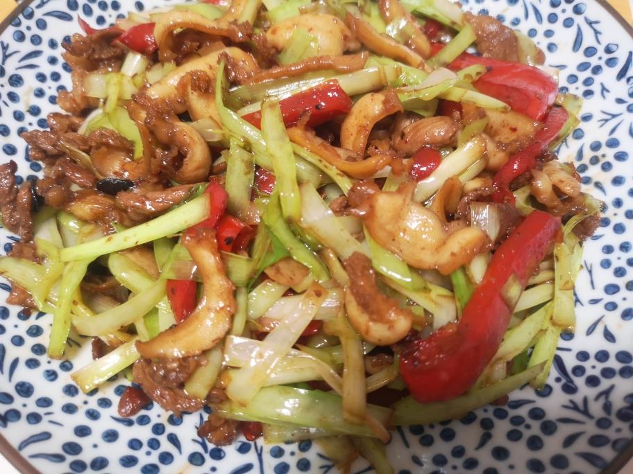 韭黄红椒炒鲍鱼