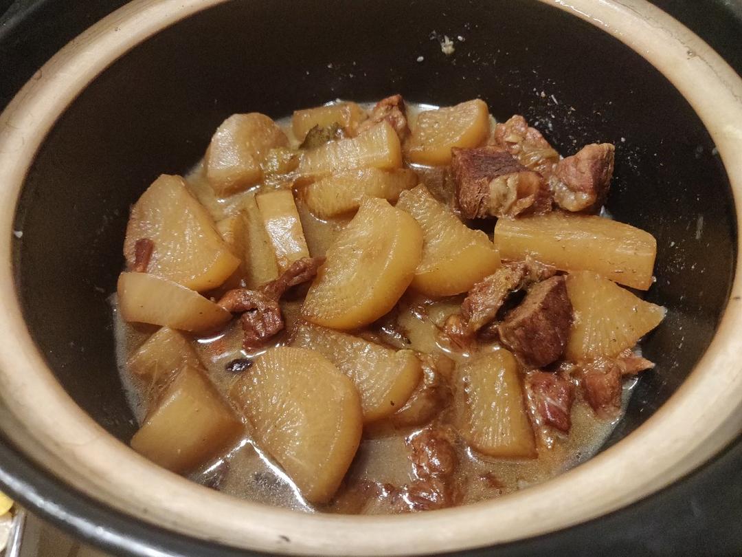 萝卜牛腩煲