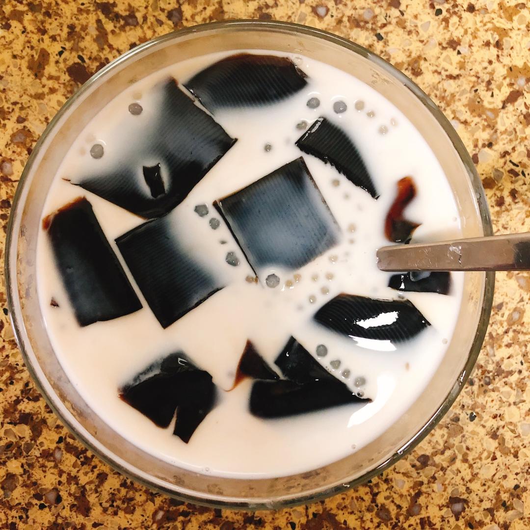 自制鲜芋仙【芋圆仙草红豆奶茶味】