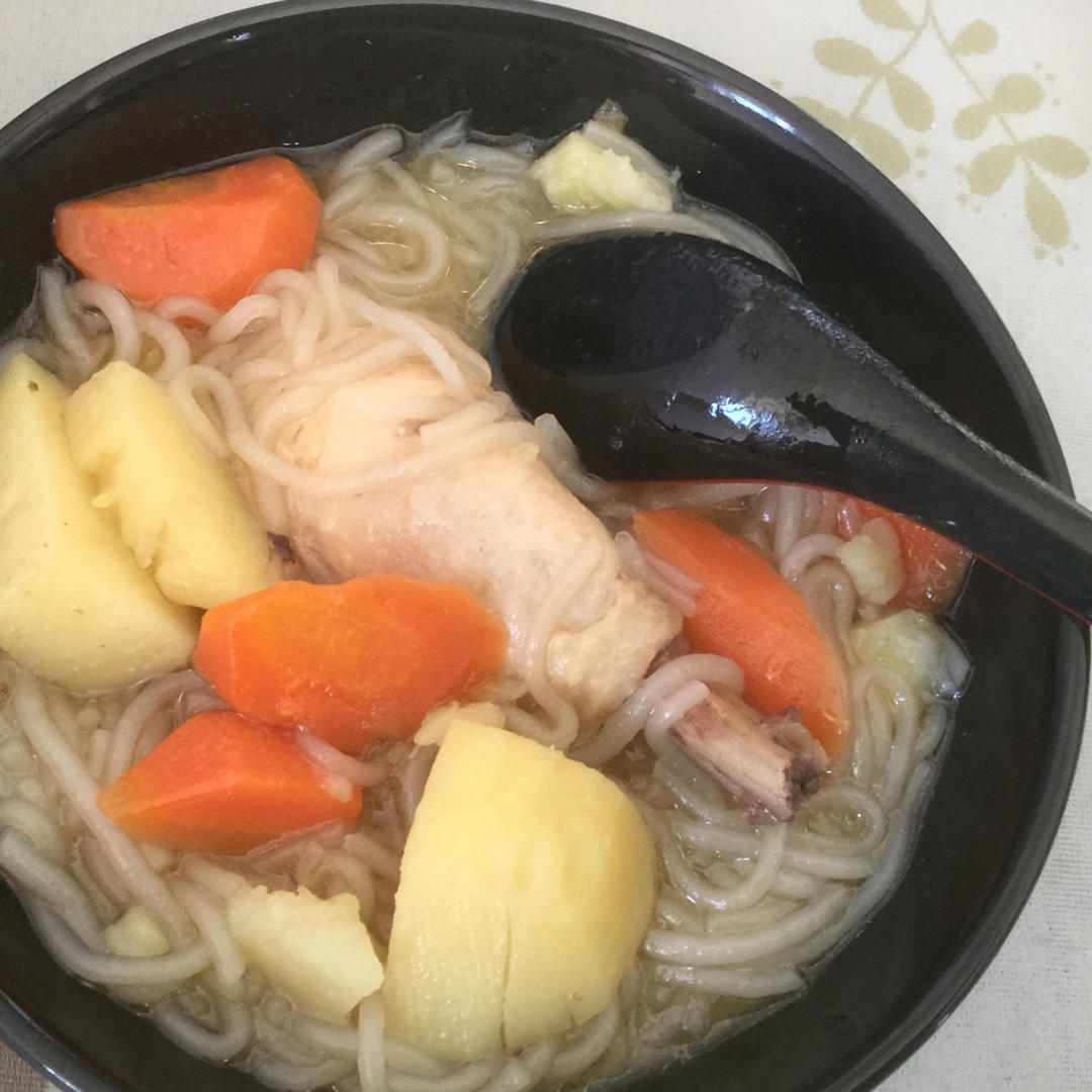 土豆粉条炖鸡腿