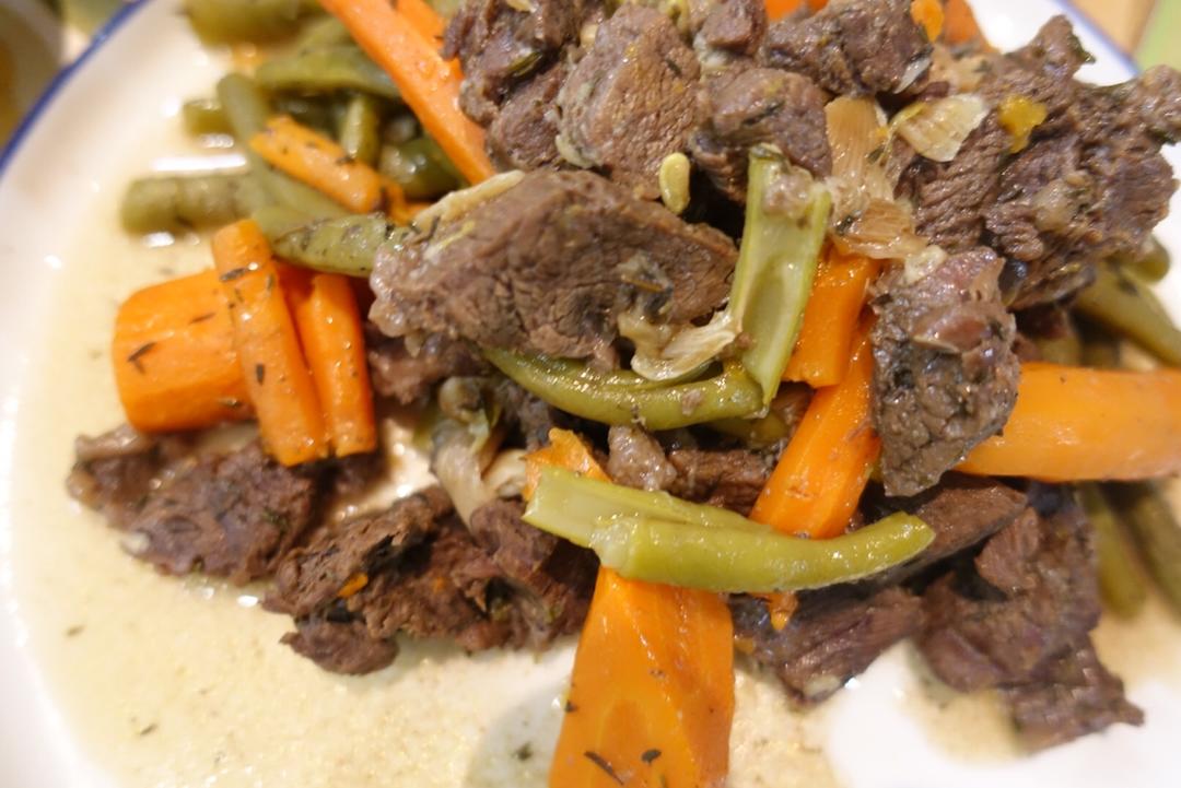 “有颜值又好吃西餐”白葡萄酒牛肉