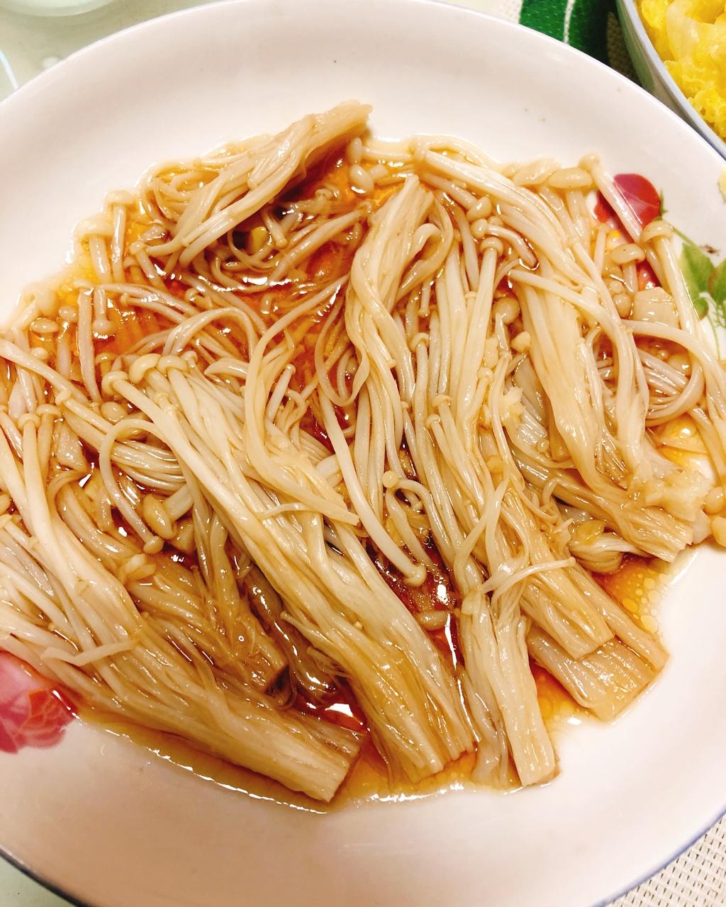 angle777做的蒜蓉蒸金针菇