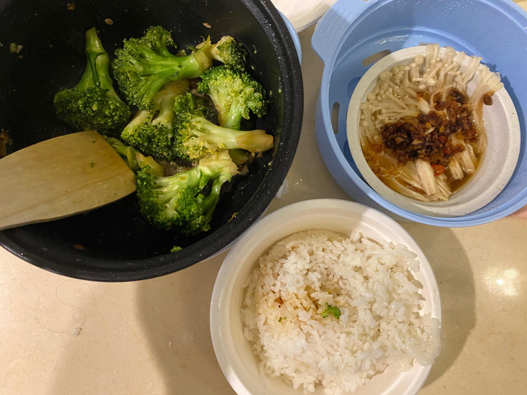 超级下饭的蒜蓉金针菇！好吃到爆