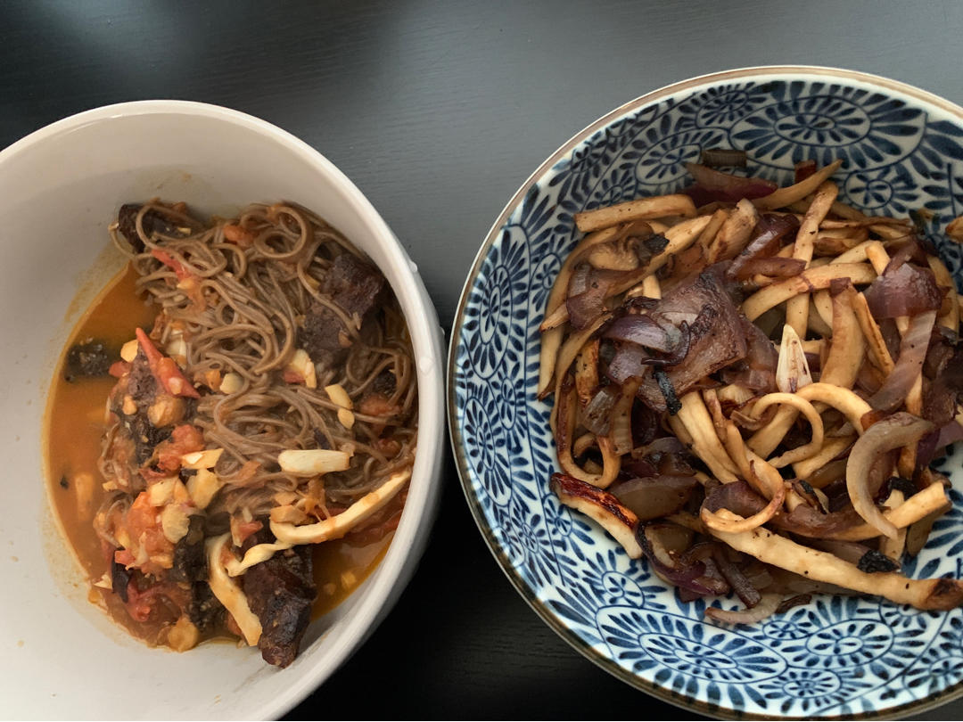 番茄牛肉荞麦面