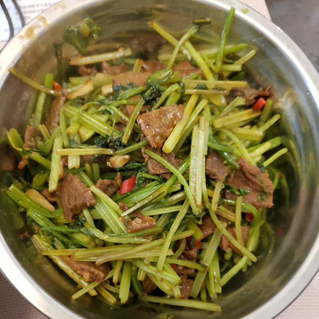 芹菜炒牛肉