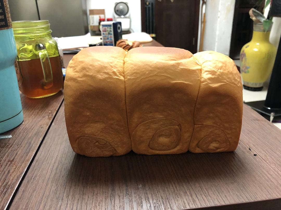 吐司，奶香手撕面包，超级香浓
