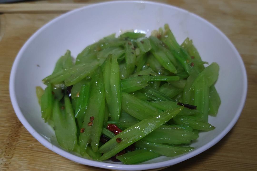 素炒芹菜