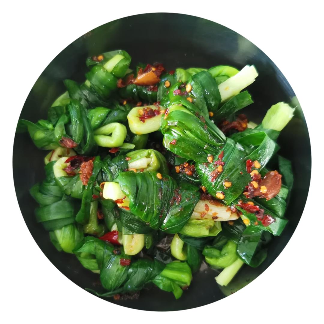 韭菜打个结做成韭菜坨坨～酸爽开胃！咯吱脆！